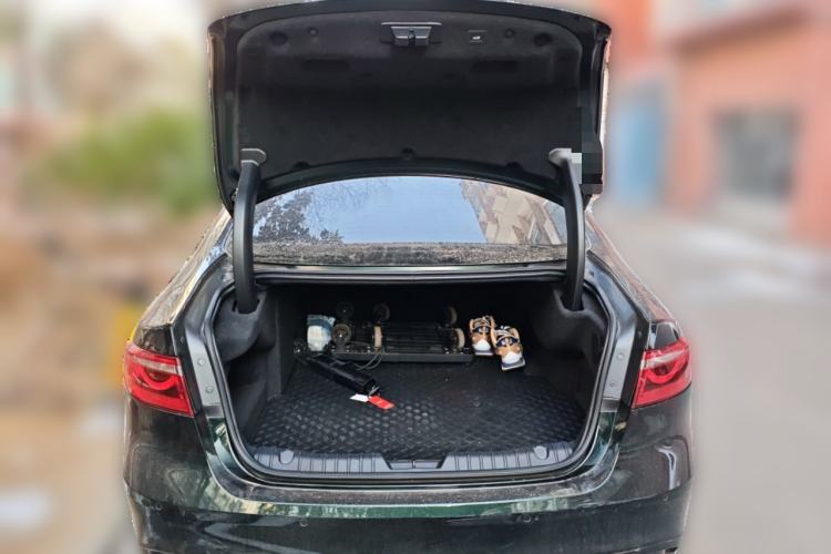 Used Jaguar XFL 2023 XFL 2.0T P250 Two-Wheel-Drive Luxury Deluxe Edition