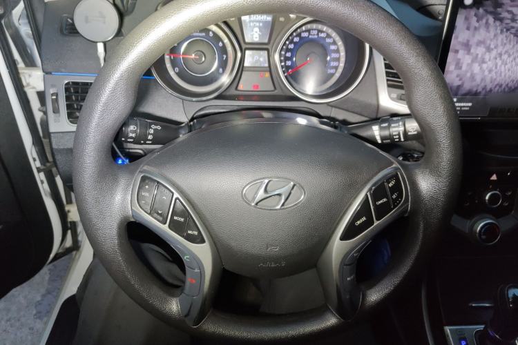 Used Hyundai Elantra (5th Generation / Langdong) 2015 1.6L Automatic Leading Model Steering Wheel