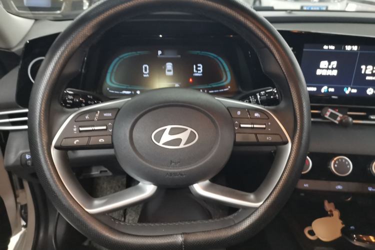 Used Hyundai Elantra 2023 1.5L CVT GLX Elite Edition Steering Wheel
