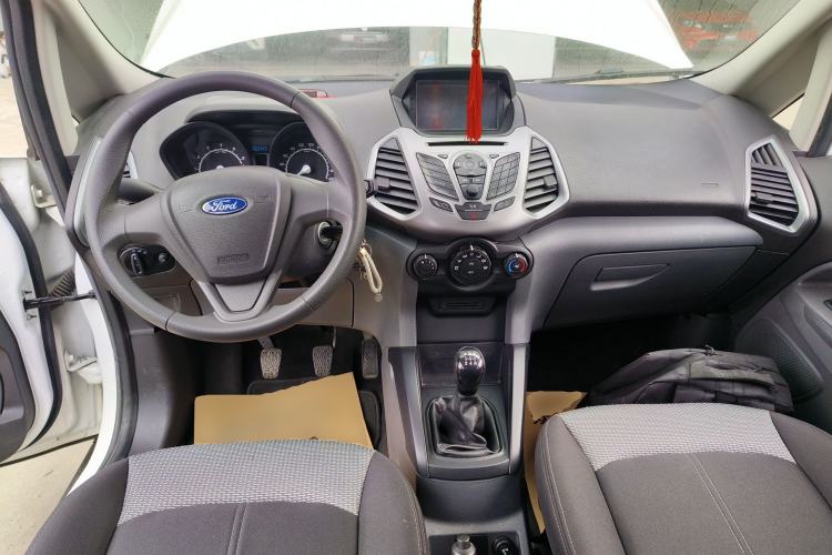 Used Ford EcoSport 2017 1.5L Manual Comfort Model Center Console