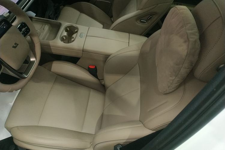 Used Li Auto Li Auto i6 2025 Model Two-Wheel-Drive Standard Type
