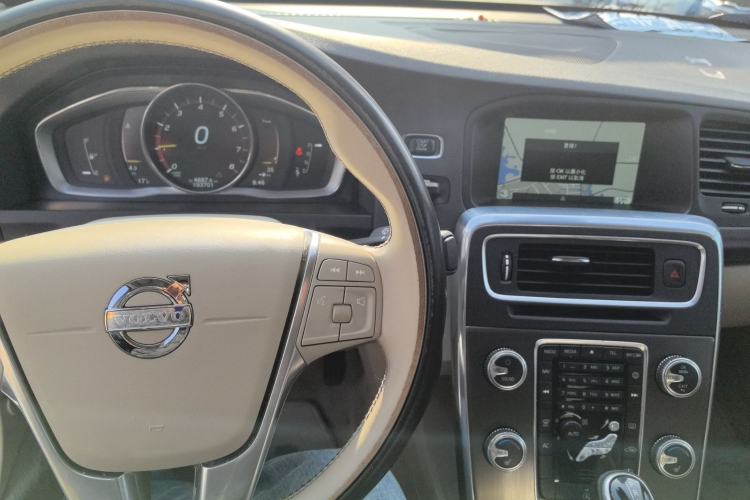 Used Volvo S60 2015 S60L T5 Intelligent Drive Edition Center Console