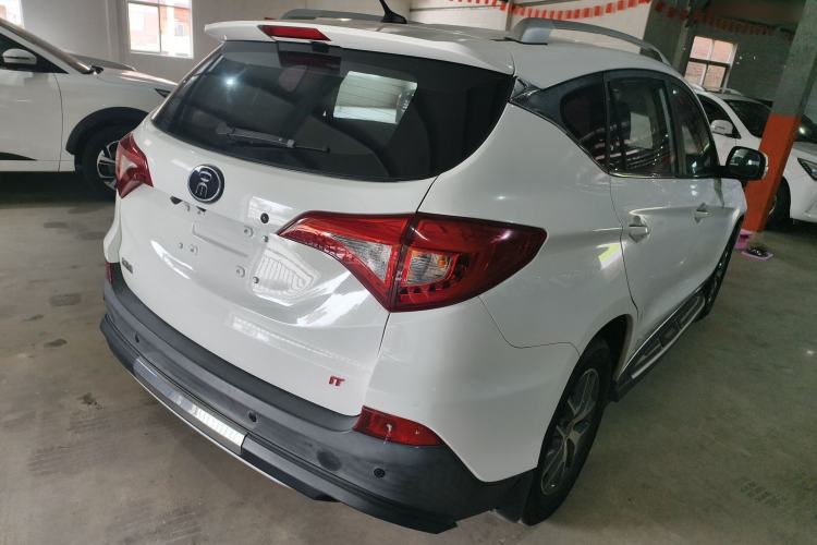 Used BYD Song 2018 1.5TI Manual Smart Connect Enjoyment Model Rear Right 45 Deg