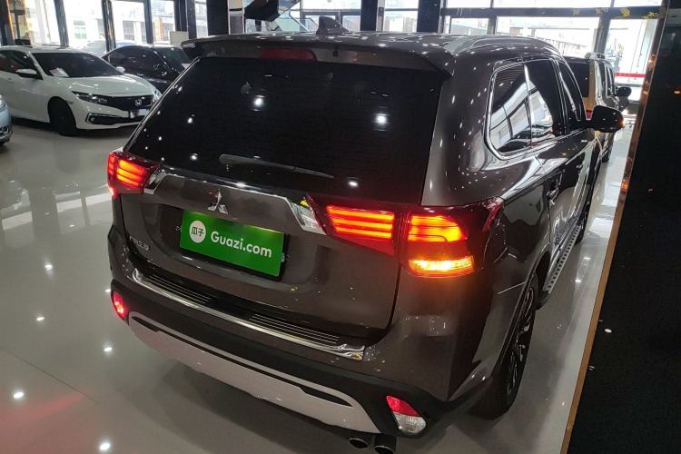 Used Mitsubishi Outlander 2019 2.0L Two-Wheel Drive Comfort Edition 5 Seats China VI Standard