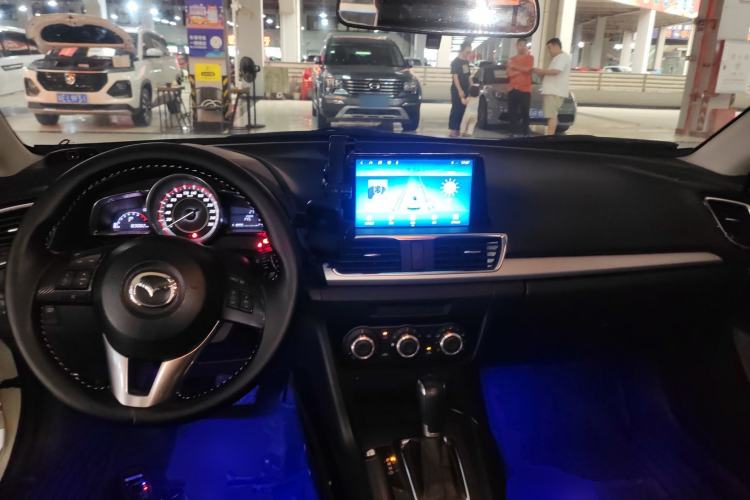 Used Mazda 3 Axela 2016 Sedan 1.5L Automatic Comfort Model