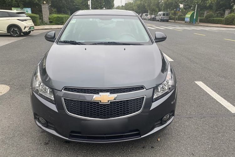 Used Chevrolet Cruze 2013 Hatchback 1.6L Manual Luxury Model
