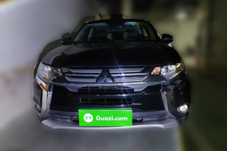 Used Mitsubishi Outlander 2016 2.4L 4x4 Luxury Edition 7-Seater