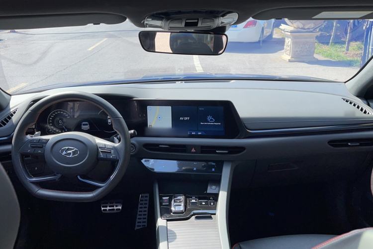 Used Hyundai Sonata 2022 380TGDi Automatic 20th Anniversary Edition Interior 3