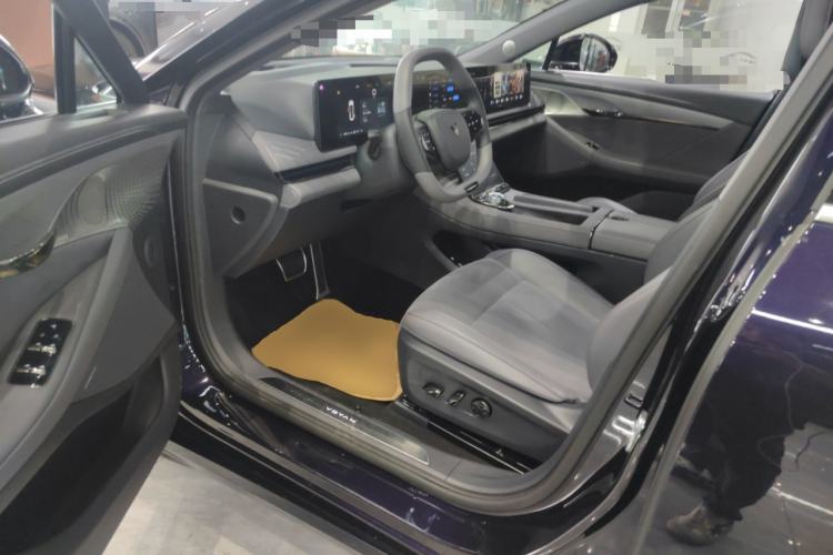 Used VOYAH PASSION 2024 PHEV Four-Wheel Drive Ultra-Long Range Executive Edition Driver Seat