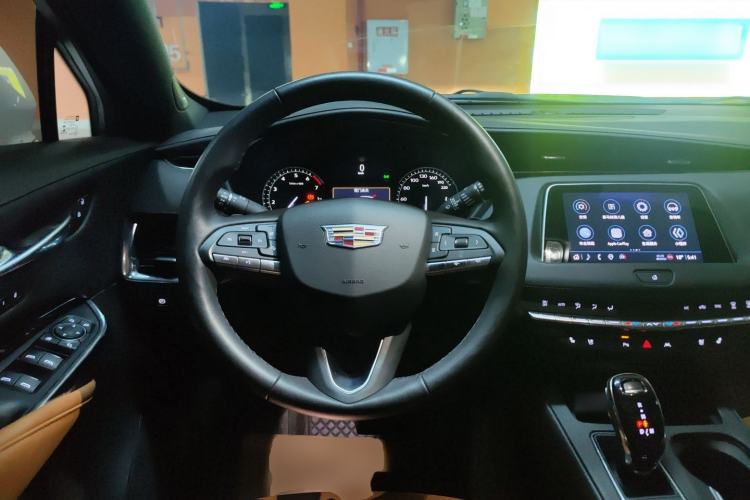 Used Cadillac XT4 2022 28T Two-Wheel Drive Prestige Version
