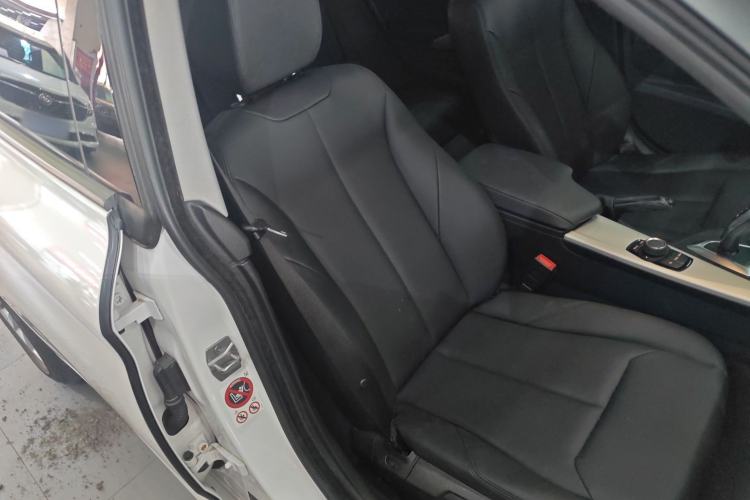 Used BMW 3 Series GT 2016 320i Fashion Model
