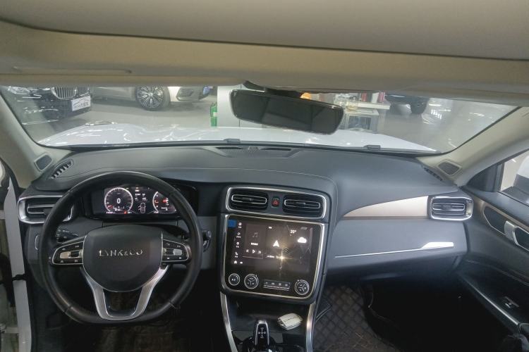 Used Lynk & Co 01 2019 2.0T Two-Wheel-Drive Pro Version China VI Standard Center Console