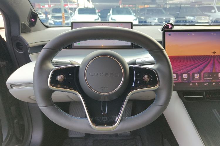 Used Hima Luxeed S7 2024 Max Rear-Drive Long-Range Intelligent Driving Version Steering Wheel