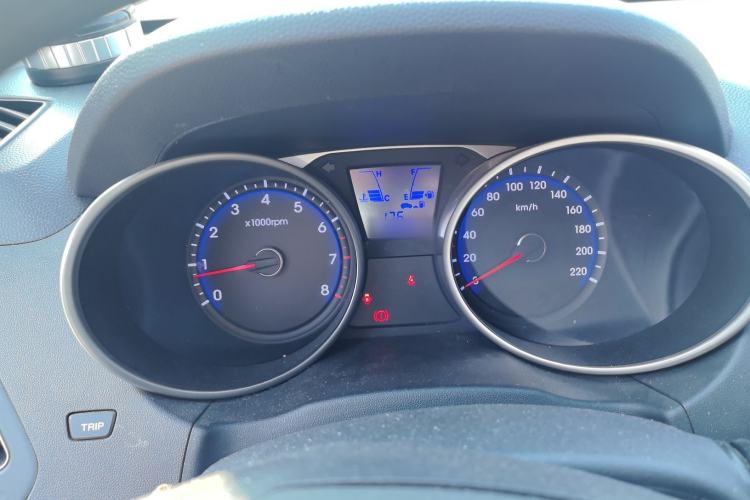 Used Hyundai ix35 2015 2.0L Manual Two-Wheel Drive Comfort Version China V Standard
