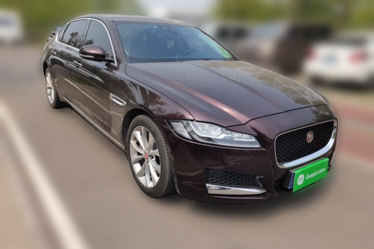 Used Jaguar XFL 2020 XFL 2.0T P250 Two-Wheel-Drive Luxury Edition Front Right 45 Deg