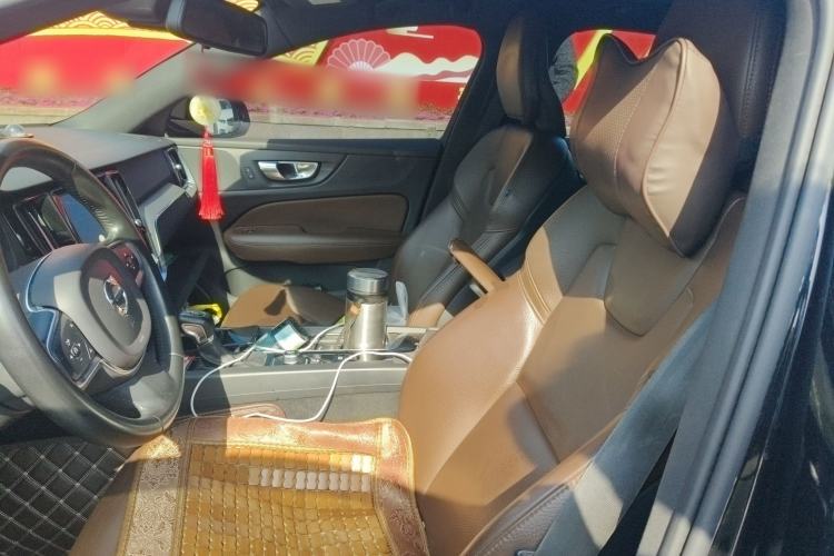 Used Volvo S60 2021 T4 Zhiyi Luxury Edition
