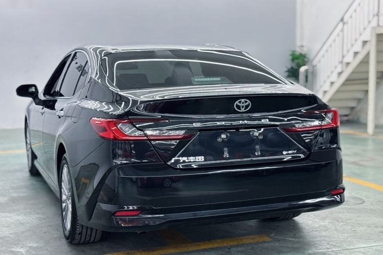 Used Toyota Camry 2024 Dual-Motor 2.0 HGVP Luxury Edition
