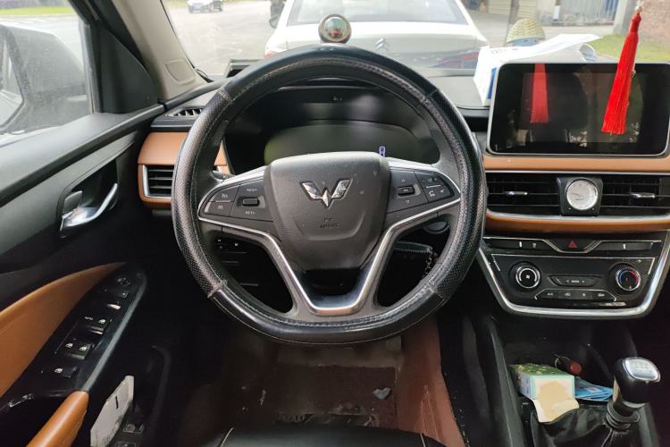 Used Wuling Hongguang S3 2018 1.5T Manual Luxury Model China V Standard