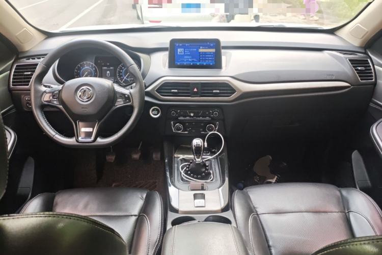 Used Dongfeng Fengon S560 2018 1.8L Manual Luxury 7-Seater Center Console