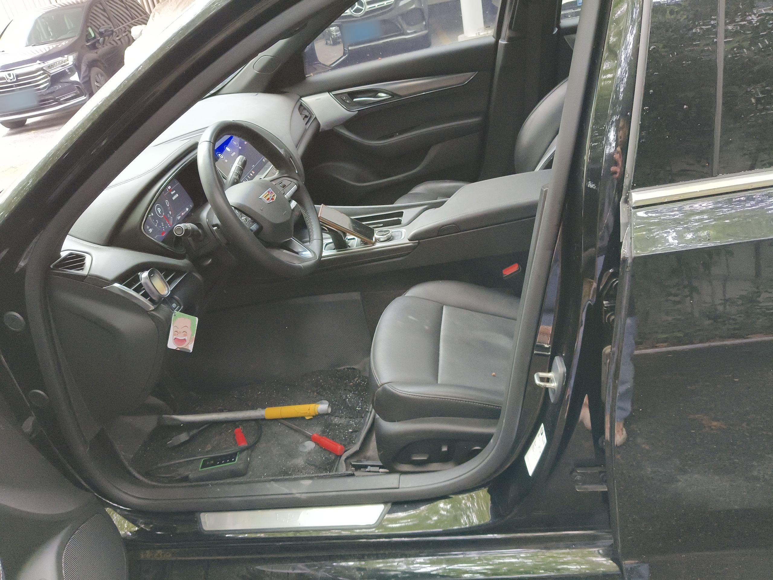 المقاعد الأمامية داخل السيارة