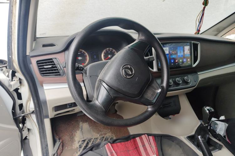 Used FORTHING Lingzhi 2019 Facelifted M5L 1.6L 7-Seater Base Model China VI Standard
