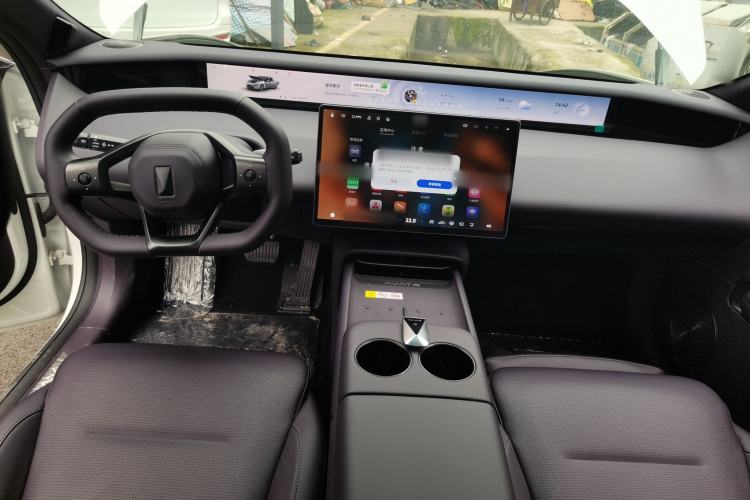 Used Avatr 06 2025 Ultra Pure Electric Edition Center Console