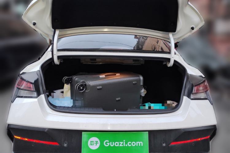 Used Hyundai Elantra 2023 1.5L CVT LUX Prestige Edition