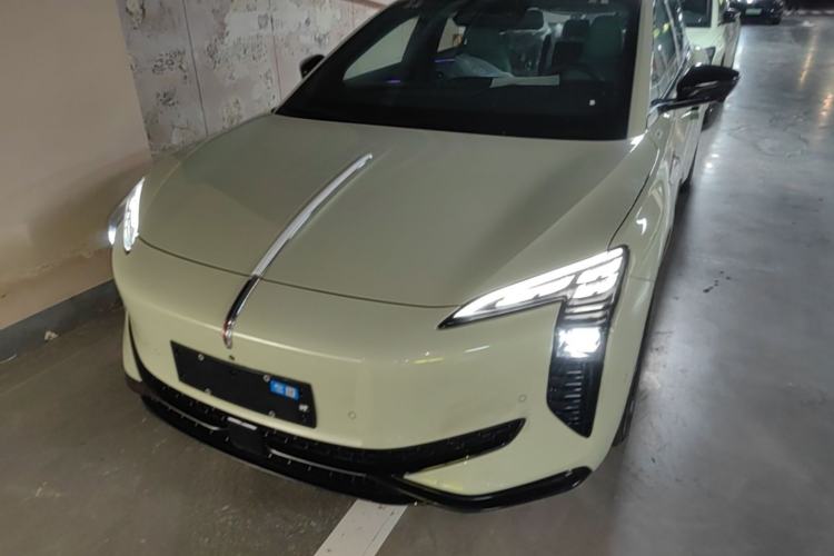 Used Hongqi EH7 2025 690 Smart Selection Edition