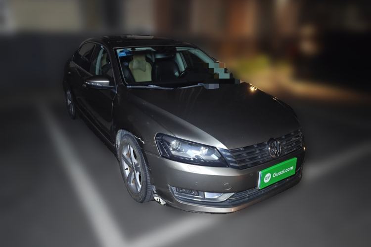 Used Volkswagen Passat 2013 1.8TSI DSG Ultimate Edition Front Right 45 Deg