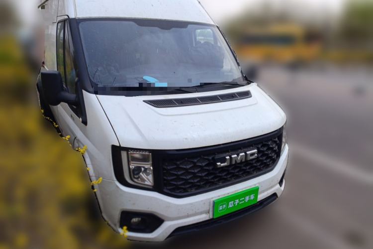 Used JMC Fushun 2023 2.0T Automatic Long-Wheelbase High-Roof Commercial Van—2/3 Seats