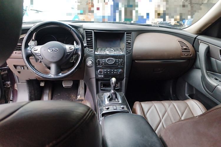 Used Infiniti QX70 2013 3.7L Standard Edition Interior 2