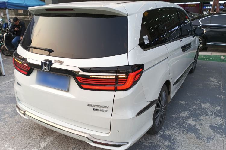 Used Honda Elysion 2022 2.0L eHEV Luxury First Edition
