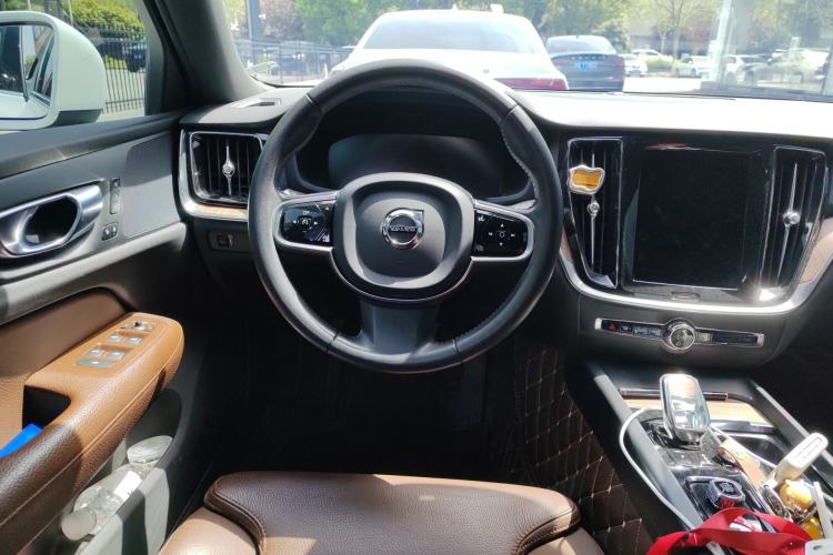 Used Volvo S60 2022 B4 Zhiyuan Luxury Edition Steering Wheel