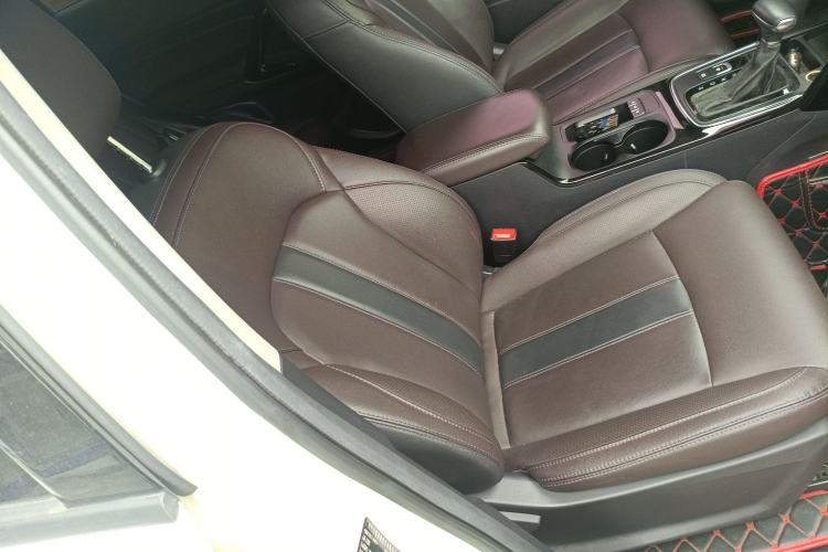 Used GAC Trumpchi GS4 2018 235T Automatic Two-Wheel Drive Luxury Smart Connectivity Version Right Front Seat