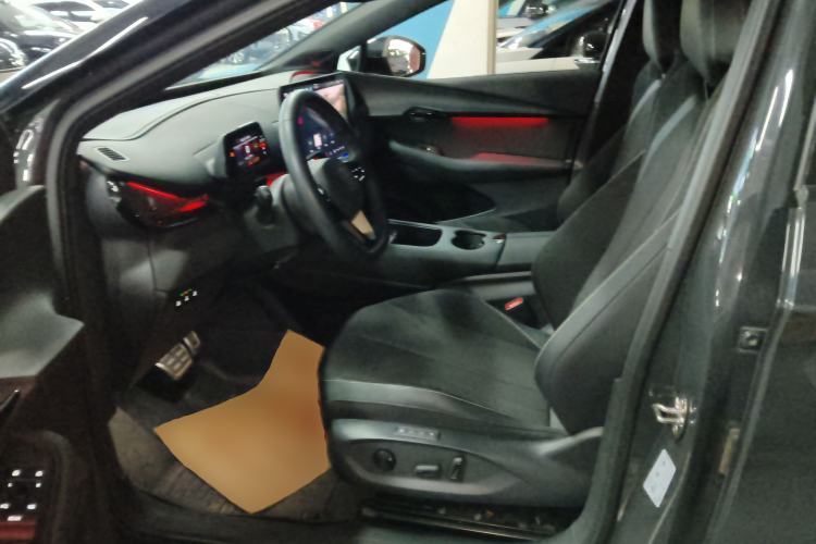 Used Volkswagen ID.UNYX 2024 Pro Long-Range Version Left Front Seat