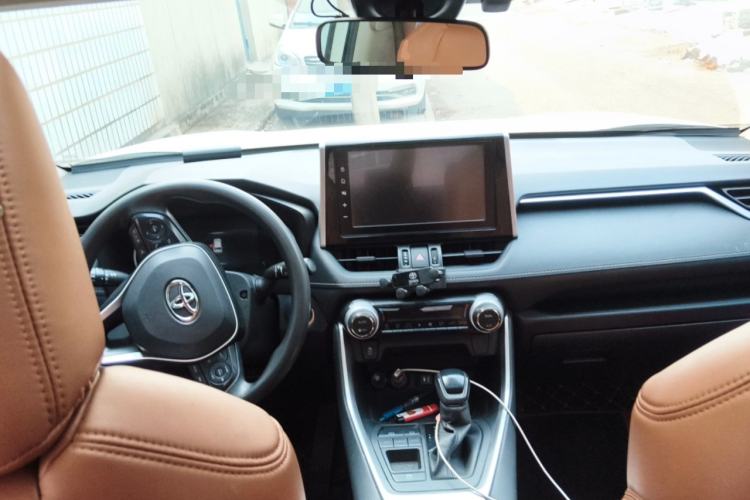 Used Toyota RAV4 2020 Dual-Engine 2.5L E-CVT Two-Wheel Drive Elite Edition Center Console