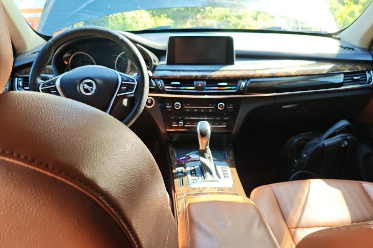 Used Hanteng X7 2018 X7S 1.5T Automatic Luxury Model Center Console