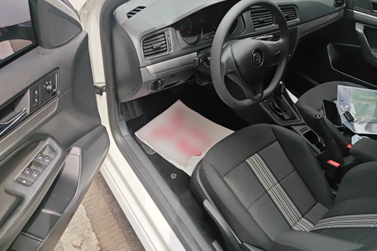 Used Volkswagen Gran Lavida 2015 1.6L Automatic Fashion Edition Driver Seat