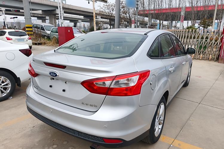 Used Ford Focus 2012 Sedan 1.6L Automatic Fashion Edition
