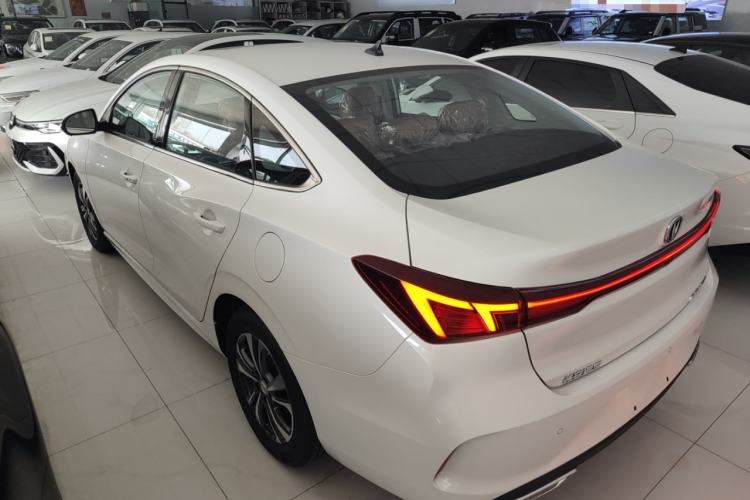 Used CHANGAN Eado 2025 PLUS 1.4T Dual-Clutch High-Energy Version
