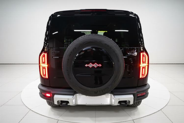 Used Formula Leopard 5 2023 Navigator Edition
