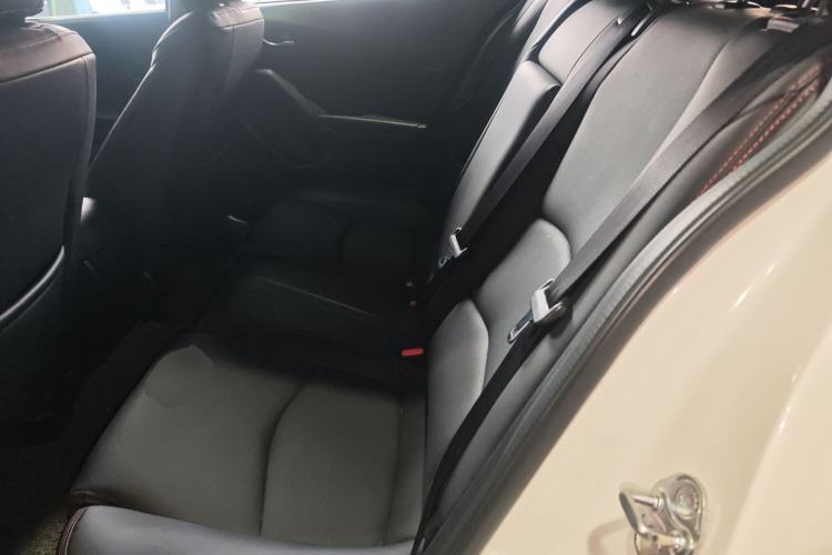 Used Mazda Mazda 3 Axela 2016 Hatchback 1.5L Automatic Luxury Model