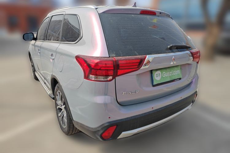 Used Mitsubishi Outlander 2018 2.0L Two-Wheel Drive Glory Edition 5 Seats