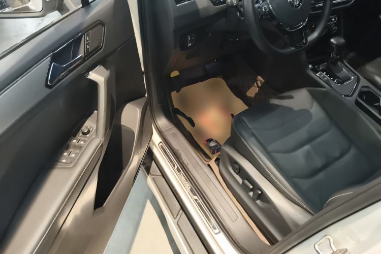 Used Volkswagen Tiguan L 2019 330TSI Automatic Two-Wheel Drive Panoramic Comfort Edition China VI Standard
