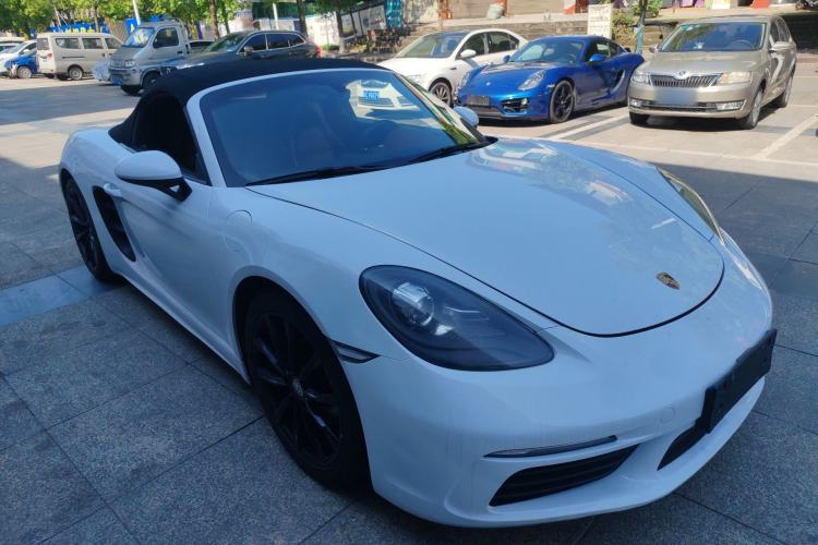 Used Porsche 718 2016 Boxster 2.0T Front Right 45 Deg