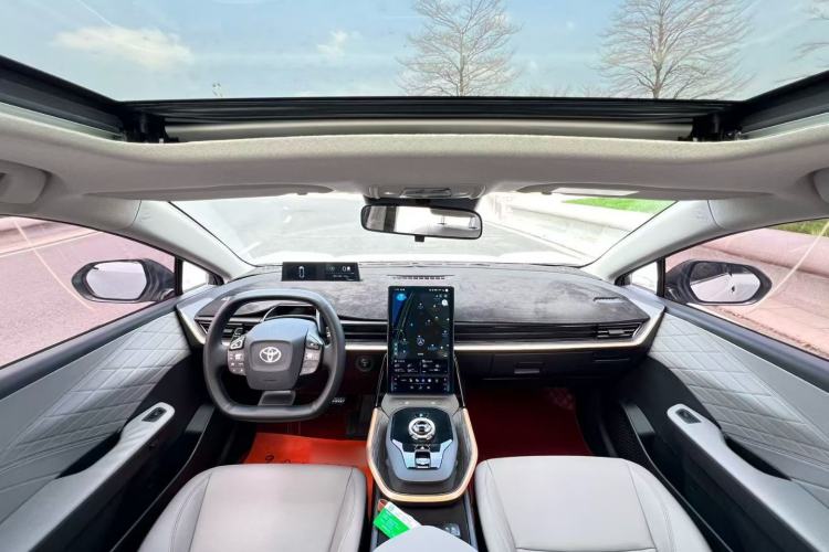 Used Toyota bZ3 2024 517 km Elite PRO Interior 2