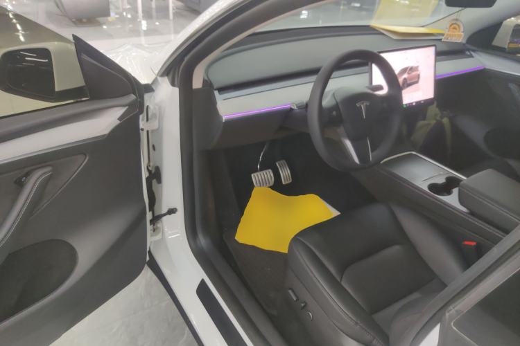 Used Tesla Model Y 2023 High-Performance All-Wheel-Drive Version