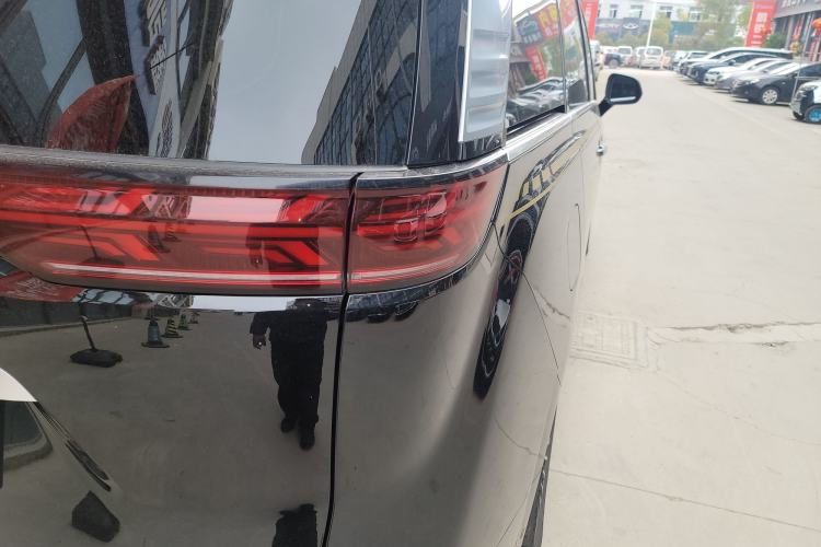 Used Denza D9 2022 DM-i 970 Four-Wheel Drive Flagship Model
