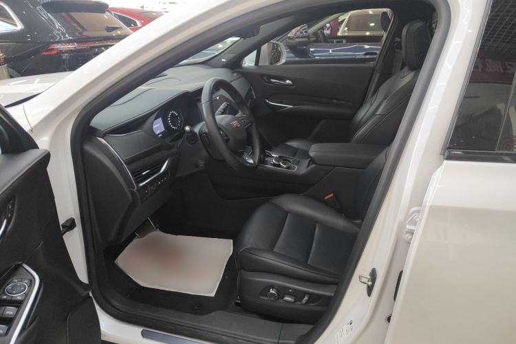 Used Cadillac XT4 2018 28T 4x4 Platinum Sport Edition
