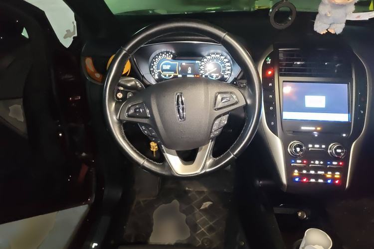 Used Lincoln MKC 2016 2.0T Two-Wheel Drive Luxury Edition Steering Wheel